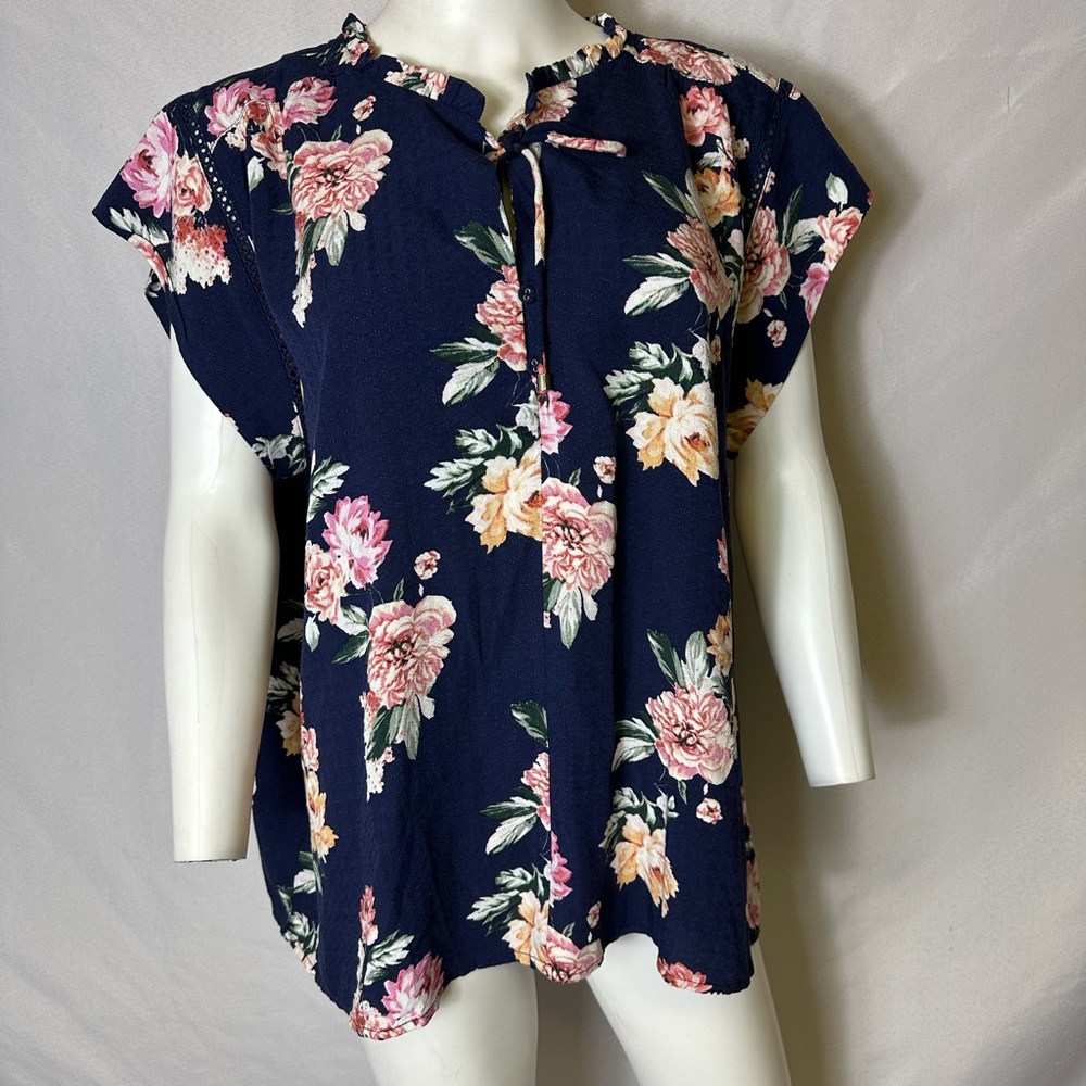 Buffalo David Britton XL  Blue Floral Flowy Peasant Flutter Sleeve Top NWT - Picture 6 of 8